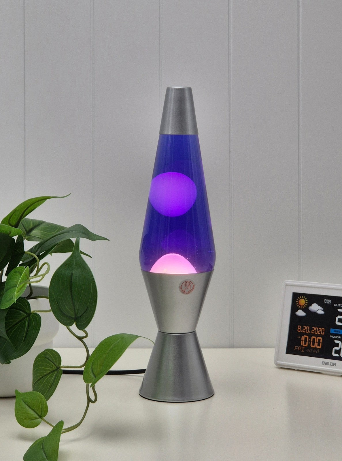 New LAVA LAMP METAL BASE 37CM LIGHT/NIGHT LIGHT/ GIFT