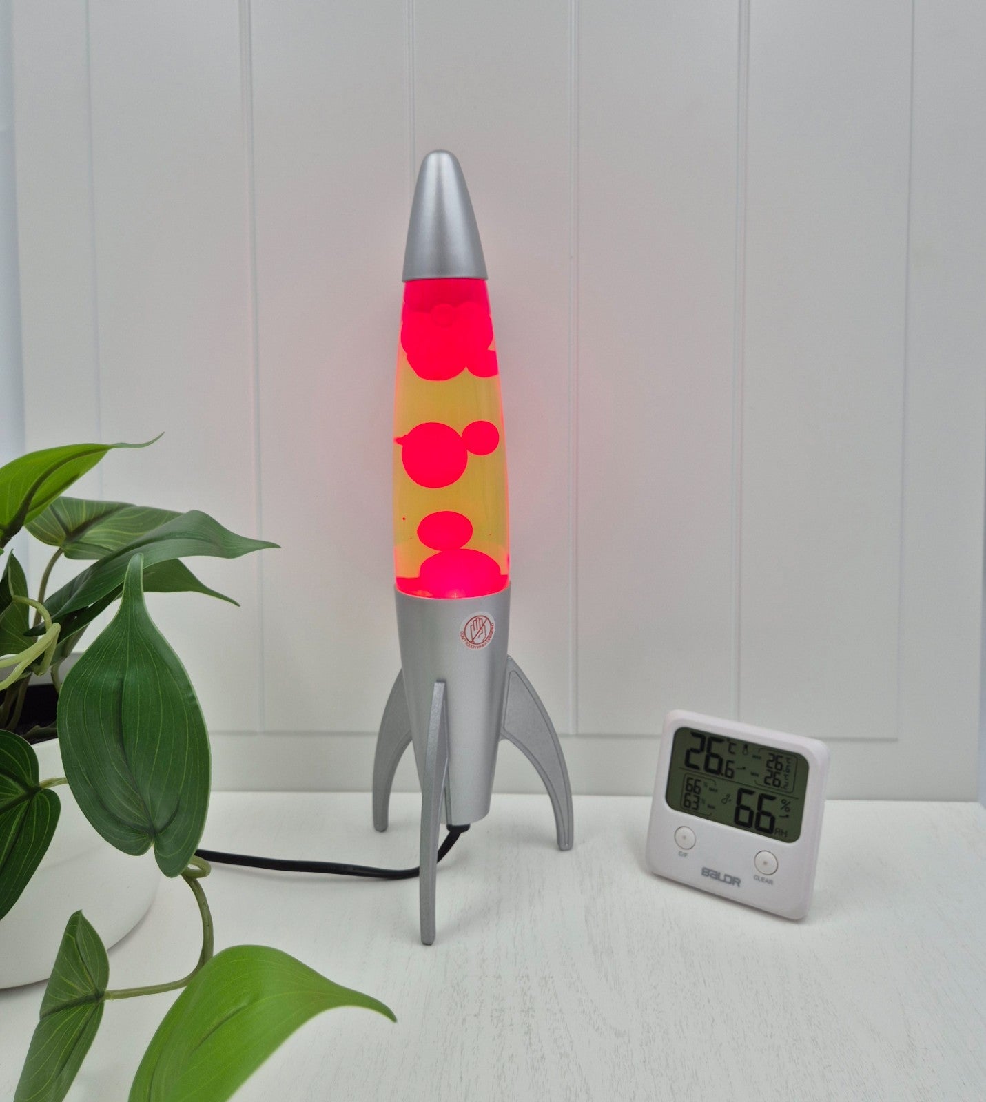 New LAVA LAMP METAL BASE 37CM LIGHT/NIGHT LIGHT/ GIFT
